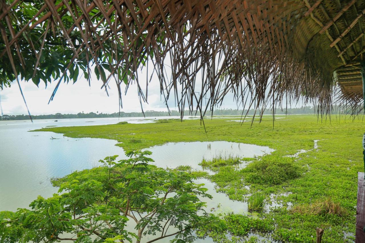 Lake Face Cabana Tissamaharama Exterior photo